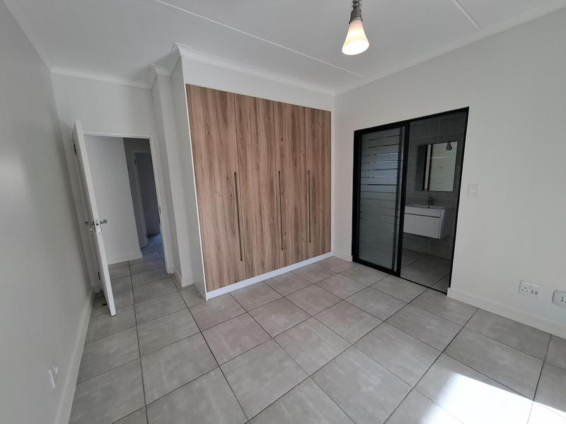 To Let 2 Bedroom Property for Rent in Paardevlei Western Cape